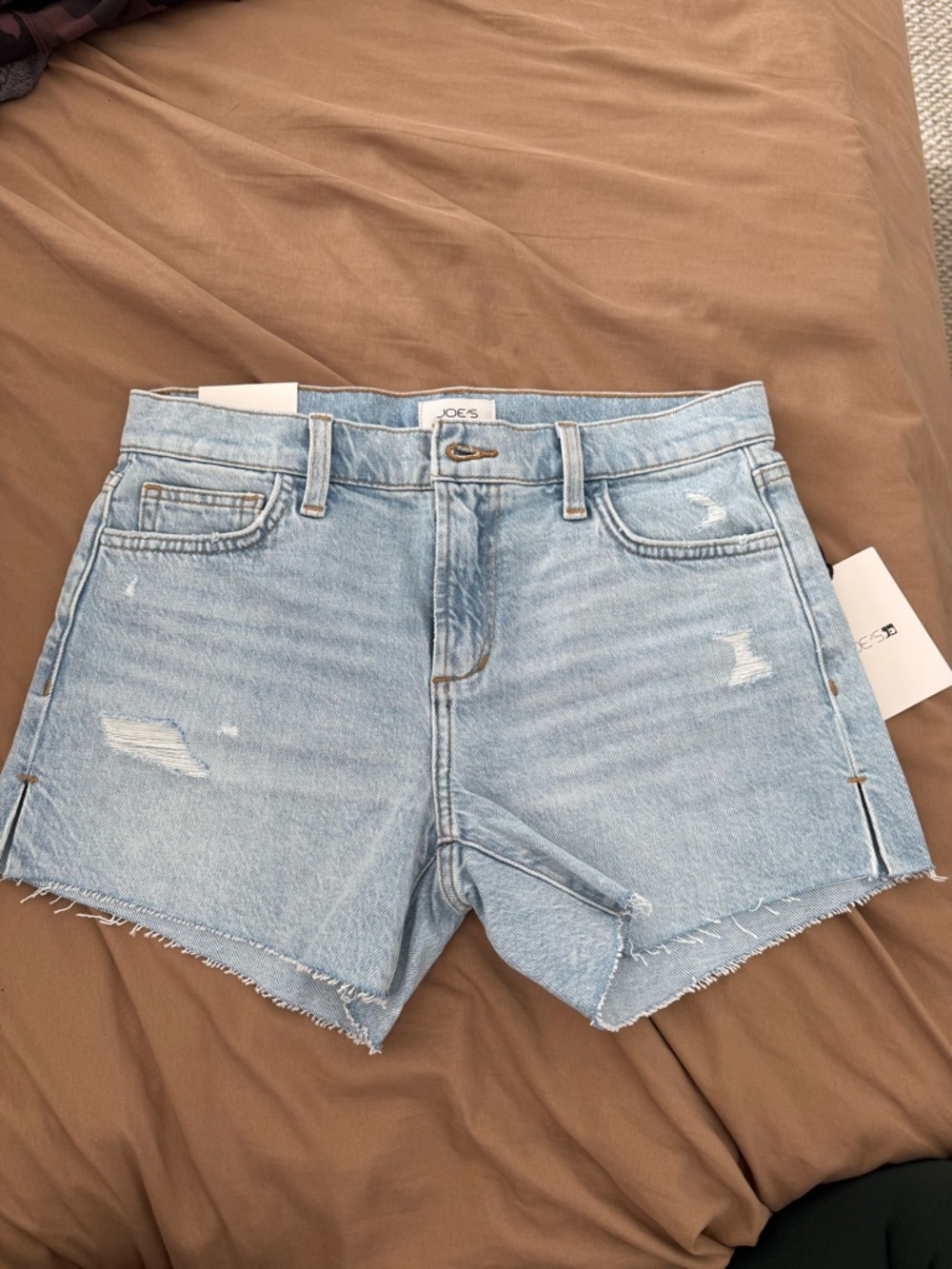 Joe’s jean shorts ozzie w/ side slit nwt size 26